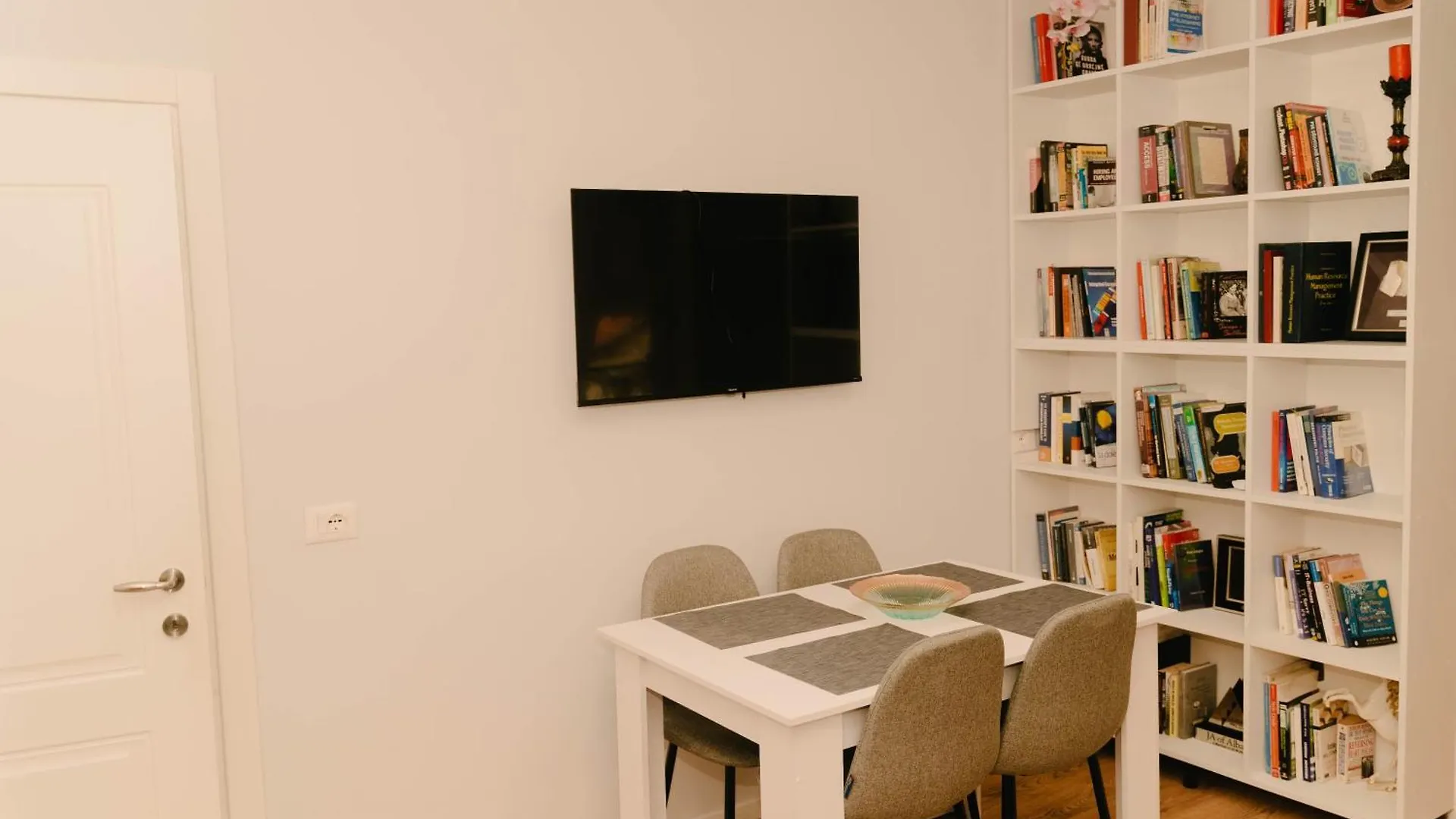 Studio Flat In Heart Of Tirana Albania