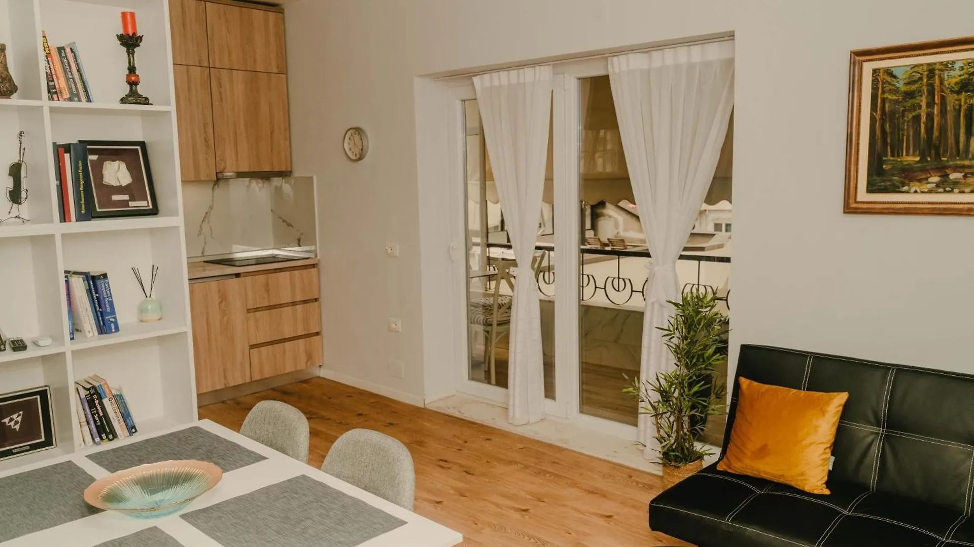 Studio Flat In Heart Of Tirana Albania