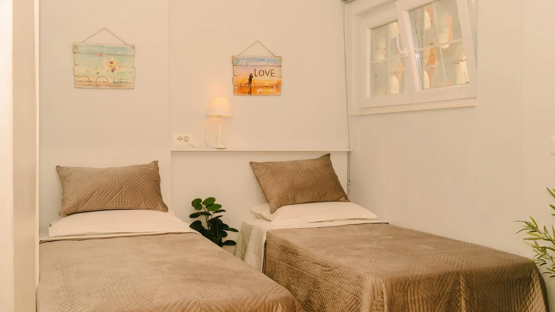 Apartment Studio Flat In Heart Of Tirana