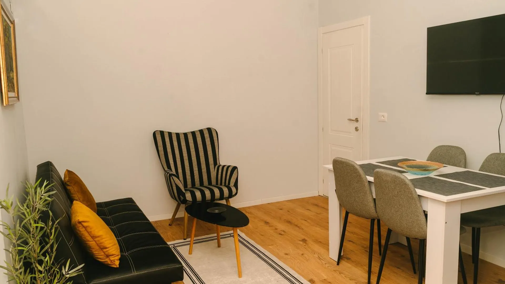 Apartment Studio Flat In Heart Of Tirana