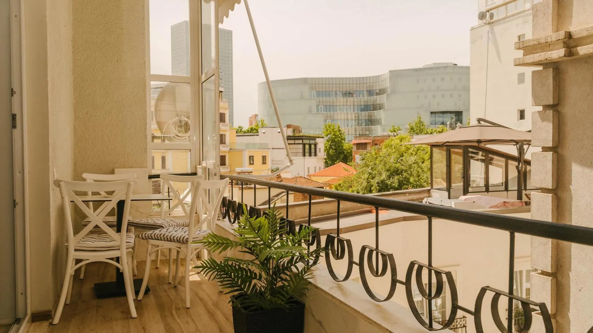 Apartment Studio Flat In Heart Of Tirana